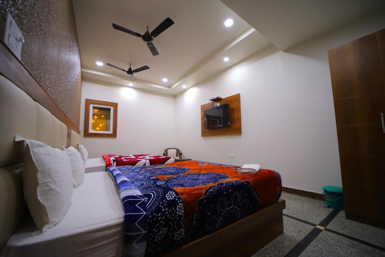 Hotel Royal Phoenix Agra  Εξωτερικό φωτογραφία