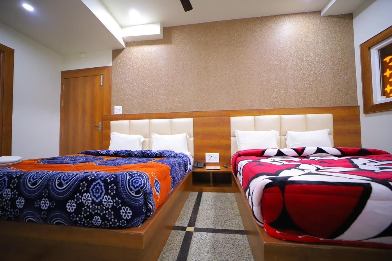 Hotel Royal Phoenix Agra  Εξωτερικό φωτογραφία