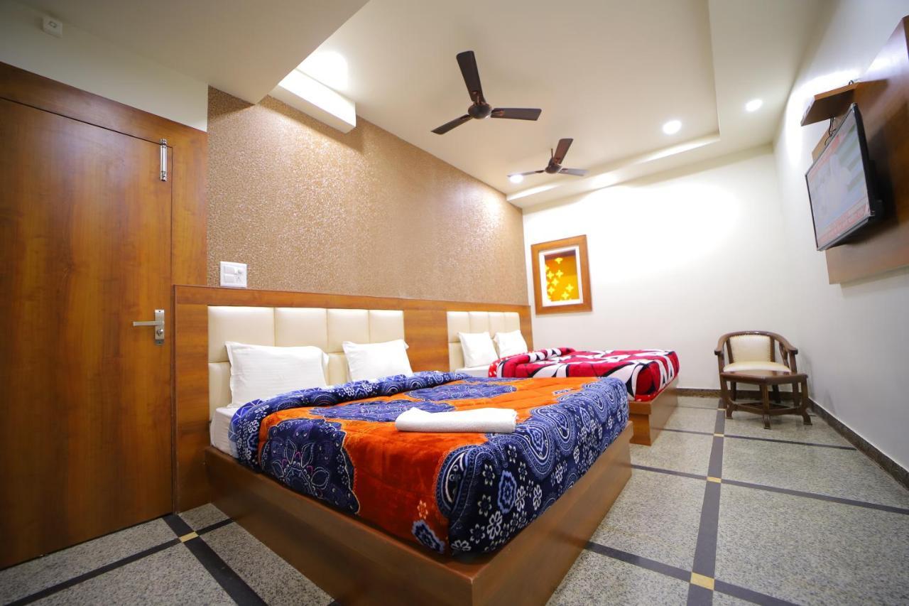 Hotel Royal Phoenix Agra  Εξωτερικό φωτογραφία