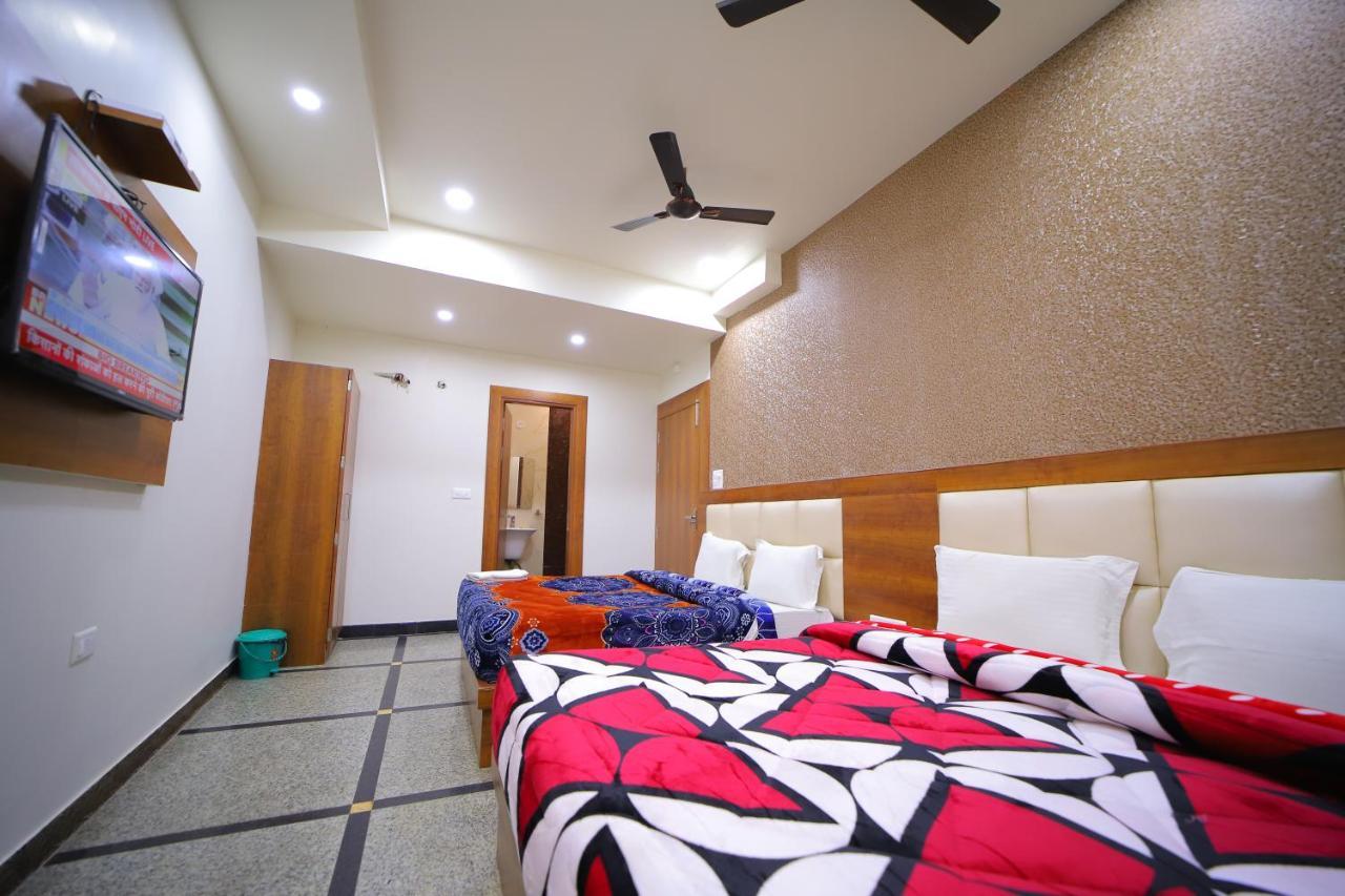 Hotel Royal Phoenix Agra  Εξωτερικό φωτογραφία