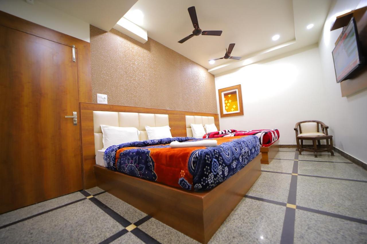 Hotel Royal Phoenix Agra  Εξωτερικό φωτογραφία