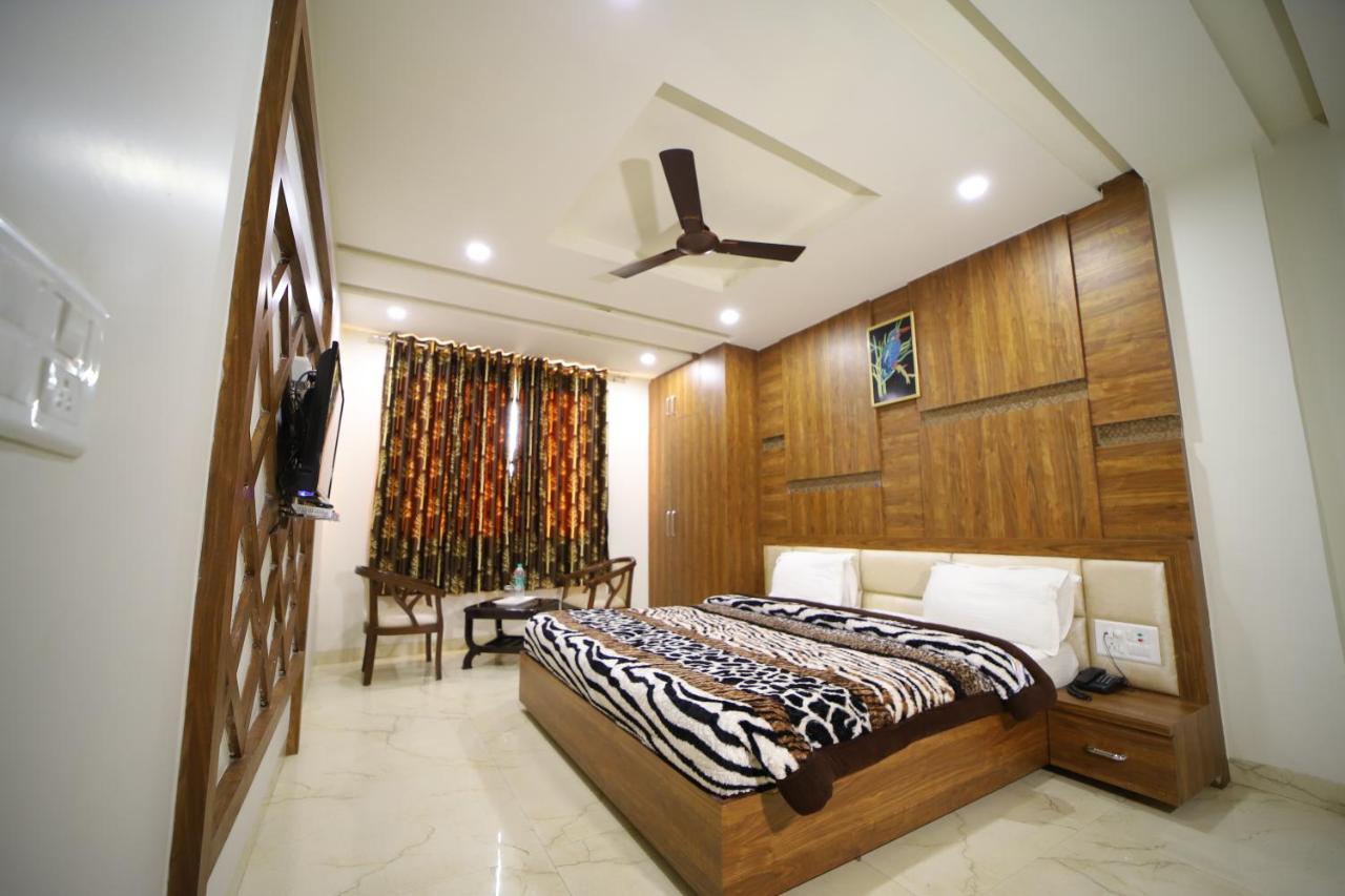 Hotel Royal Phoenix Agra  Εξωτερικό φωτογραφία