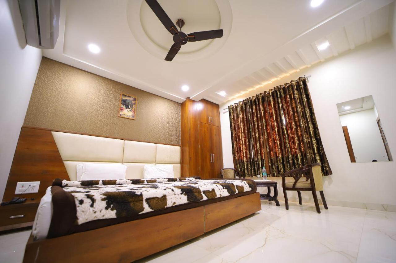Hotel Royal Phoenix Agra  Εξωτερικό φωτογραφία