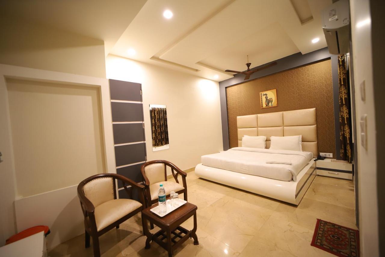 Hotel Royal Phoenix Agra  Εξωτερικό φωτογραφία